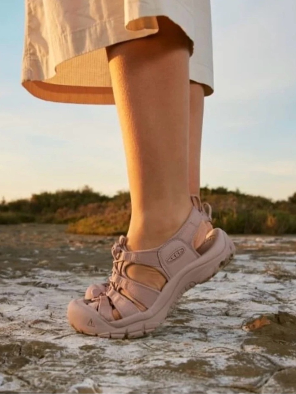 KEEN Women's Newport H2 Sandal - Monochrome/Fawn | 7.5
